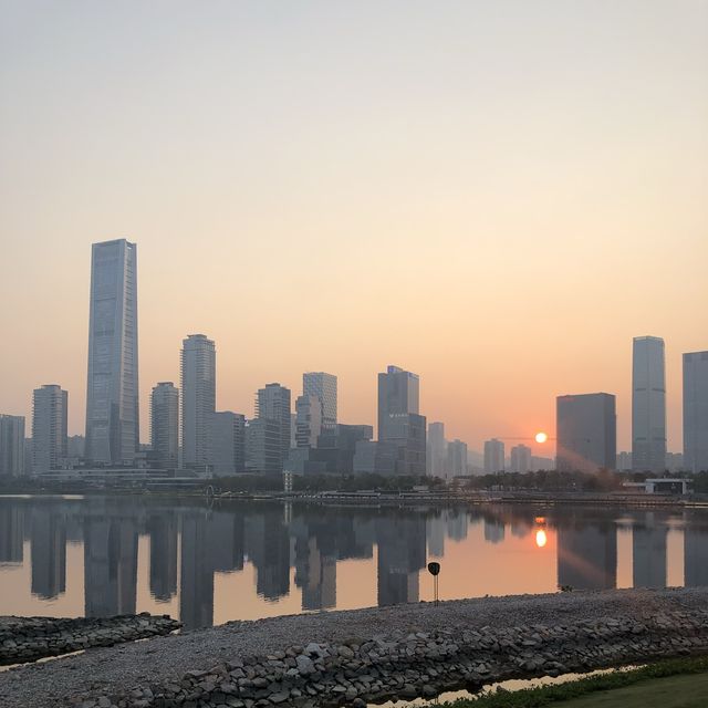 The best way to see the Shenzhen Skyline 