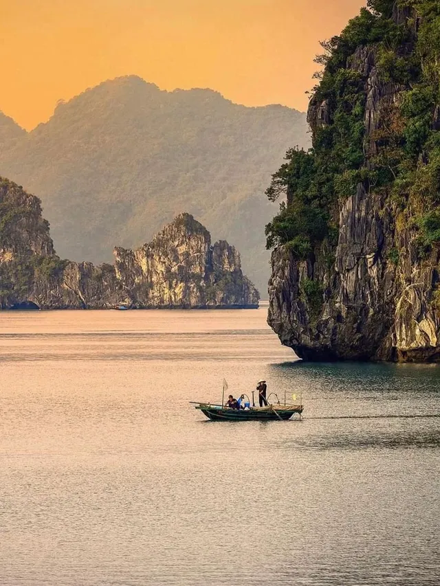 Halong Bay, Vietnam🏞️Unique karst landscape