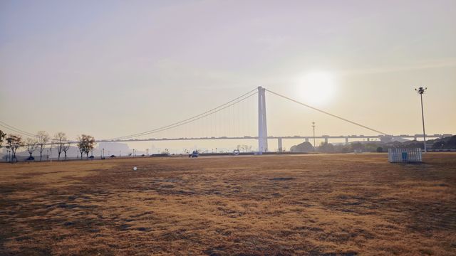 靖江音樂花海廣場，萬朵鮮花在此綻放，訴說著渡江戰役的故事