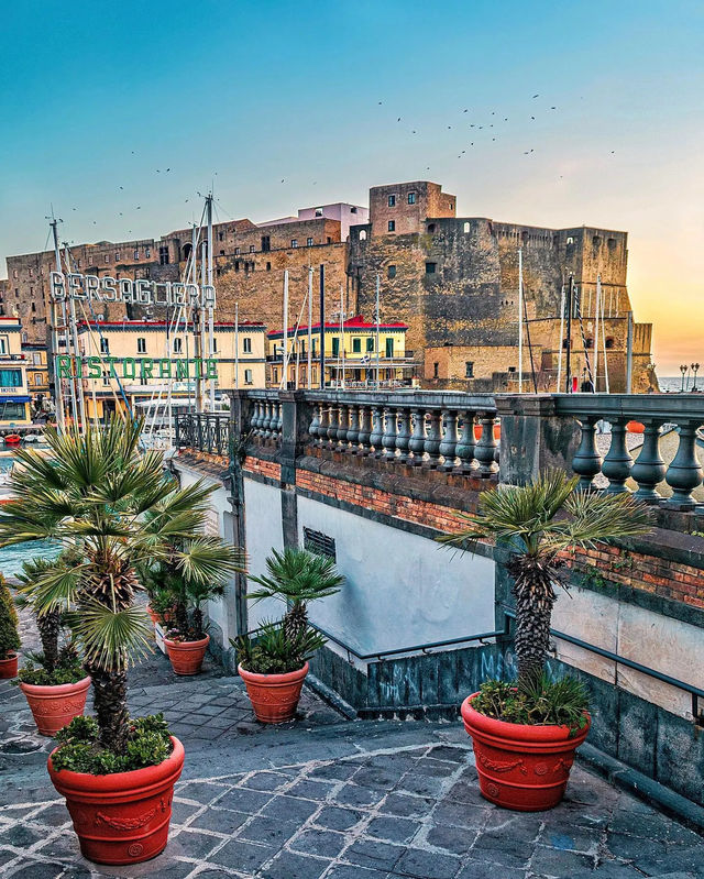 Naples: Eternal Beauty and Savory Delights 🇮🇹