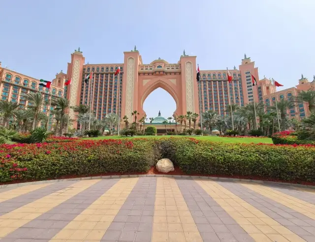 Dubai Atlantis Resort: A Sea of Fantasy, A Dream of Luxury!