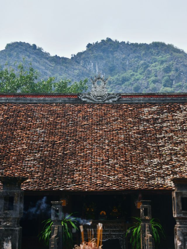 越南第一個王朝的首都，如今只剩兩座破廟