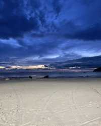 珍南海灘｜蘭卡威島最繁忙的海灘之一