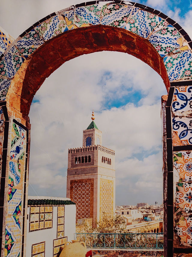換上突尼斯傳統服飾，沉浸式發現突尼斯之美！