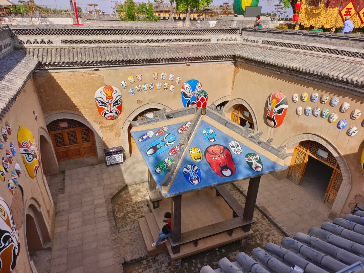 A Hidden Paradise Underground – The Pit Courtyard
