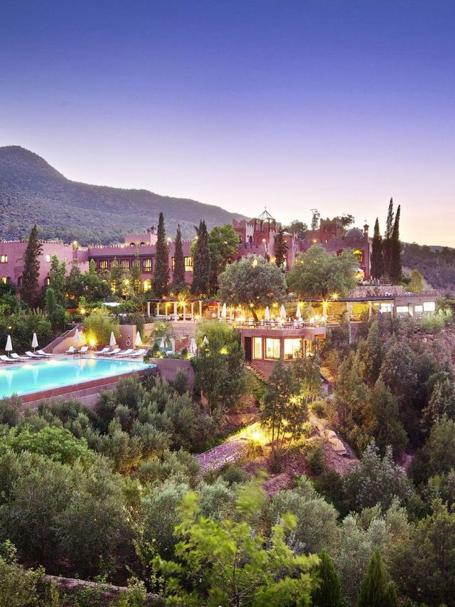Moroccan Oasis: Discover Kasbah Tamadot's Charm 🏰✨
