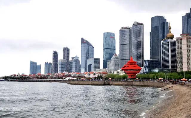 Qingdao Olympic Sailing Center, the cool sea breeze is a must in the hot summer