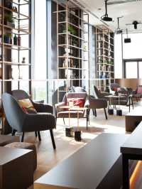 🌟 Berlin's Boutique Gem: Hotel Indigo 🎨