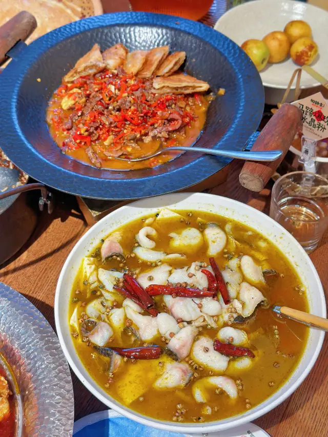 I went straight to this restaurant after visiting Taoxichuan! It's so delicious! 