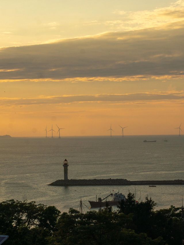 旅行四年，去過國內最治癒的小眾海島 在廣東找到了一個能滿足對海邊所有幻想的小島 礁石、燈塔、橘子海。