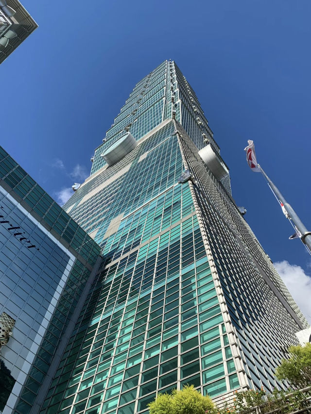 🏙️ 台北101：雲端上的城市縮影