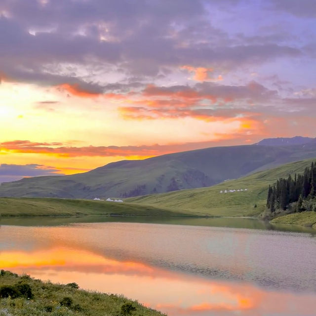 Morning glow of Lake Sairim was beautiful enough until Sunrise.