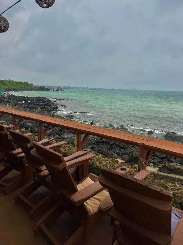 Relaxing by the Sea in Aewol-eup, Jeju