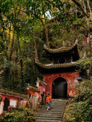 Guizhou Secret Adventure: The Tranquil Time of Feiyun Cliff in the Ming Dynasty. 