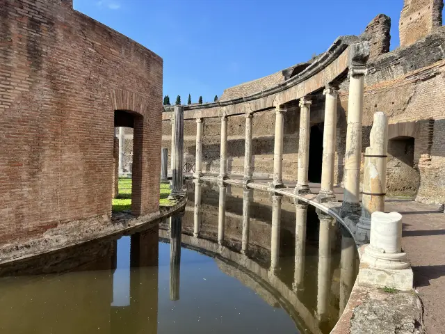 The Past of Rome's Suburbs - Hadrian's Villa.