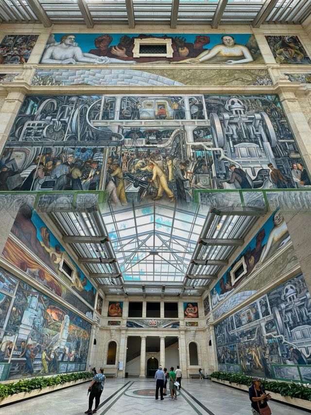 底特律藝術學院（Detroit Institute of Arts）。