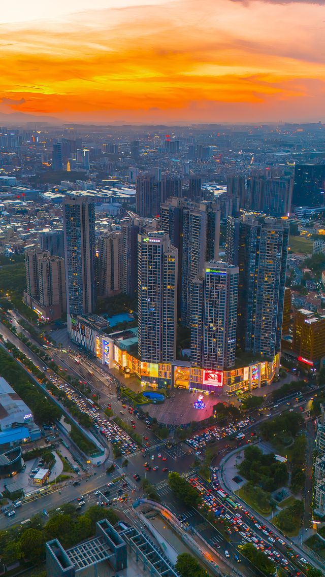 我在佛山拍到了廣州塔/邂逅城市的藍調時刻