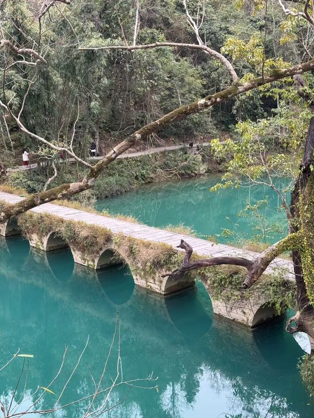 碧波蕩漾，七孔美景流連忘返。