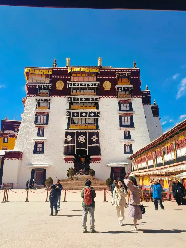A Guide to Visiting the Potala Palace