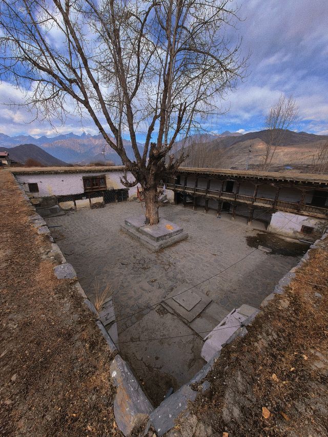 木斯塘・商隊客棧 | 越過山丘 才發現無人等候