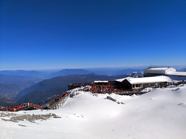 震撼！在玉龍雪山，我摸到了雲端！🌄