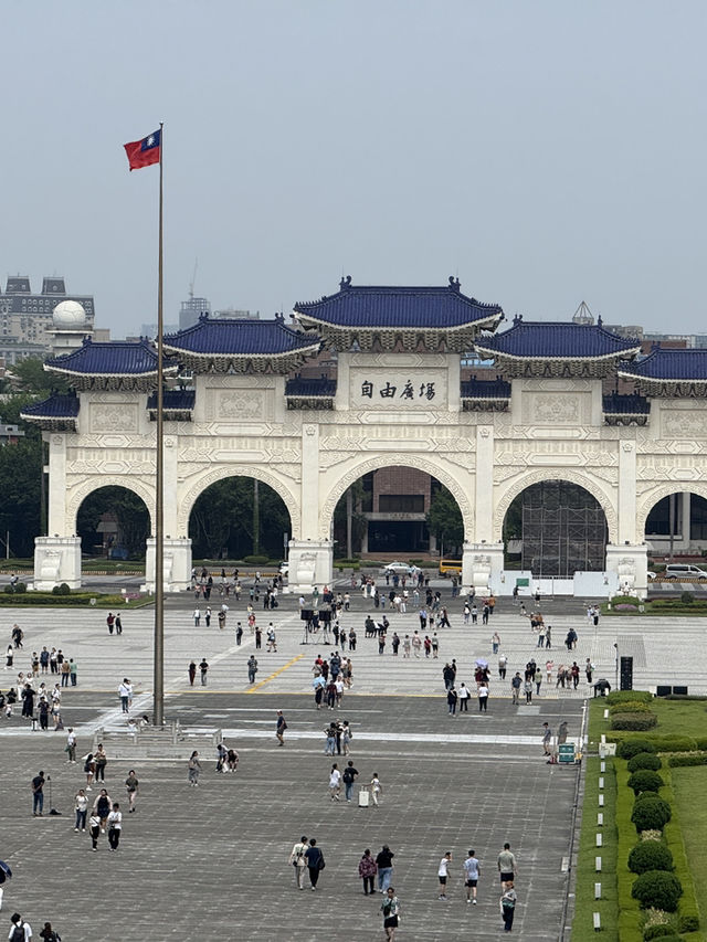 Feel Tiny At The Staggering And Awe Inspiring Liberty Square In Taipei   