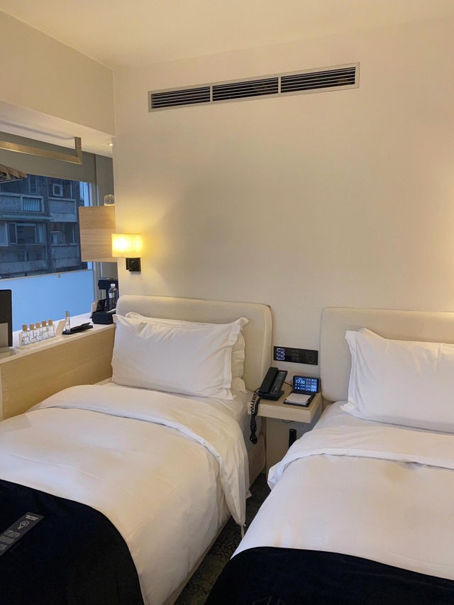 ✨台北二十輪旅店大安館｜雙床間+免費mini bar！細節控直接被「寵壞」～🏨
