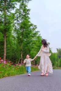 杭州自駕1小時，帶女兒入住童話木屋