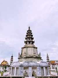 【バンコクの隠れた宝：カランヤナミット寺で中国とタイの融合を体験】**  