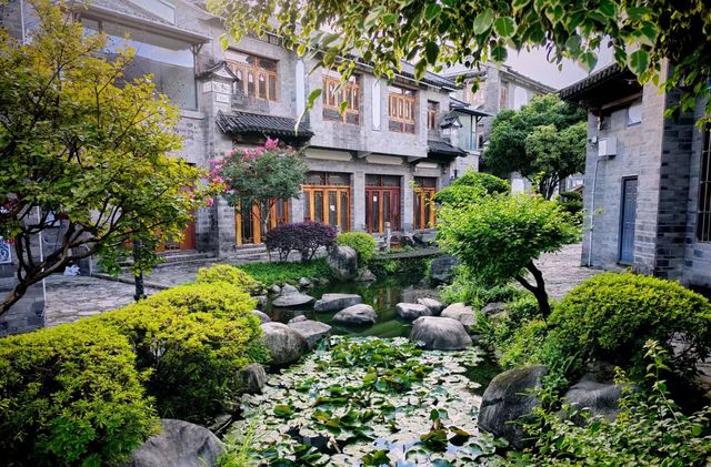大理晨曦輕宿：山水庭院間，靜享大理慢時光