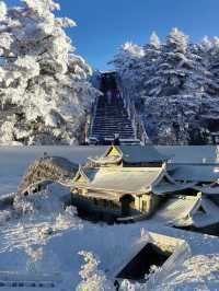 金頂日出瞓住睇