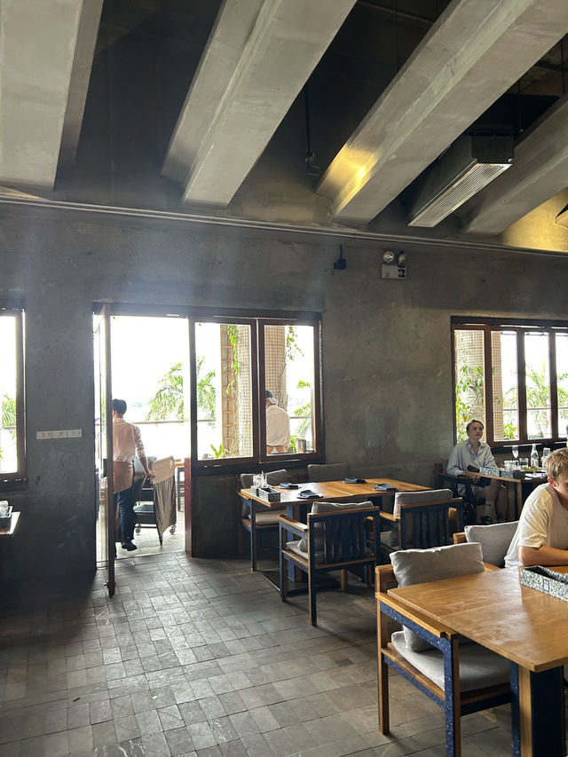 🍕✨ Pizza 4P’s Phnom Penh – A Slice of Sustainable Joy