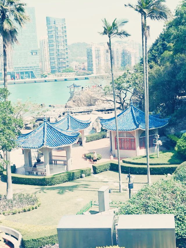 廈門皓月園：海上明月映詩情】**  