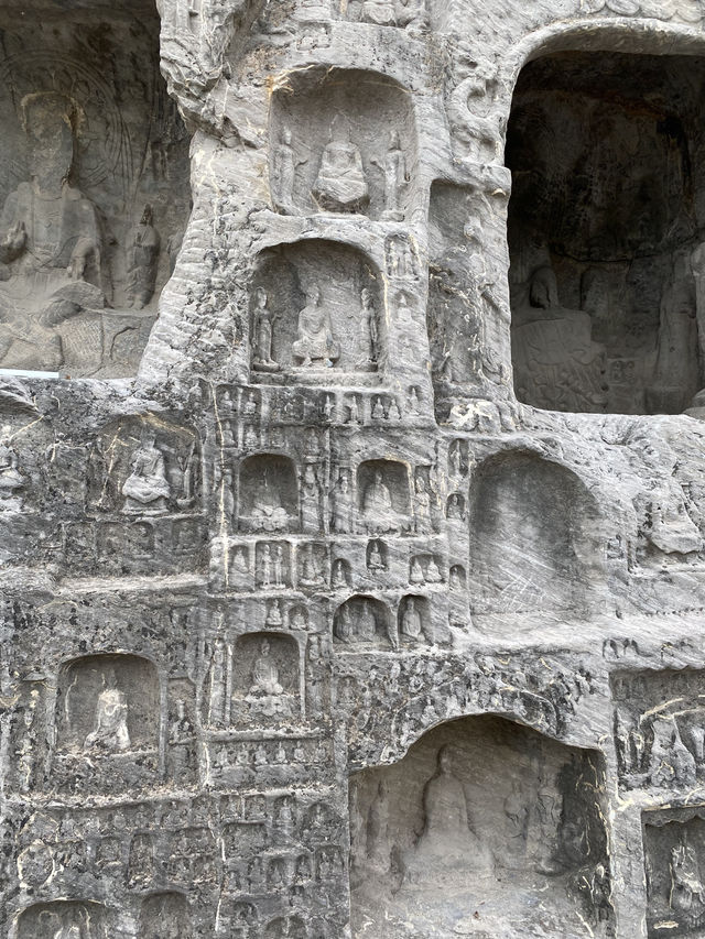 🪨✨ Exploring the Ancient Marvels of Longmen Grottoes 🇨🇳
