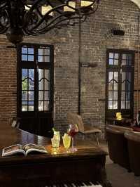 武漢呢間酒吧!幽暗老宅藏住中世紀浪漫🍷