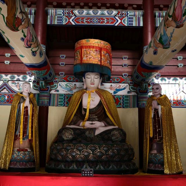 Buddhas of Xiangshan Temple (Xiangshansi) — A Peaceful Escape 🛕