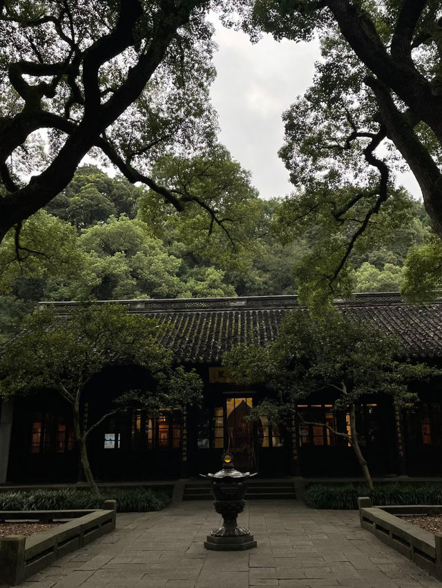藏在九溪深處的千年禪意：理安寺漫遊記