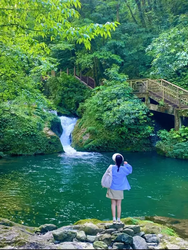 瓦屋山民宿，住進山水畫裡！