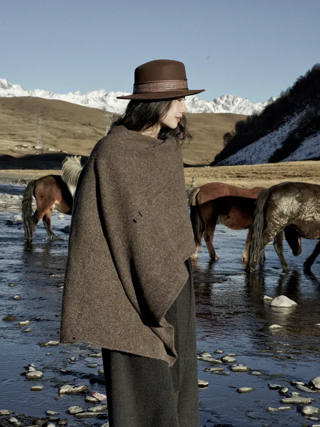 在雪山的凝視下,感受生命的奔放與靈性 在雪山的凝視下,感受生命的奔放與靈性