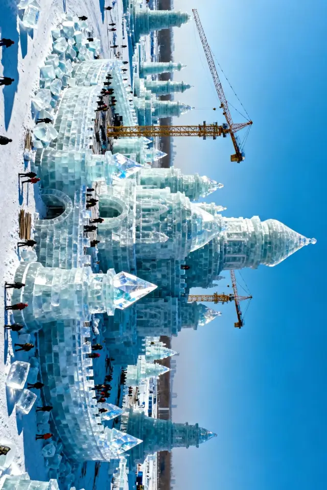 哈爾濱冰雪大世界正式啟幕！20萬立方米冰晶築造童話王國