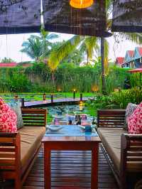 琅勃拉邦蓮花餐廳,像在油畫裡用餐