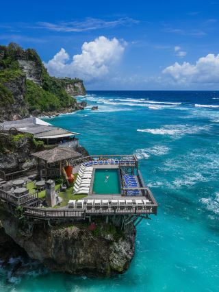 คู่มือฉบับสมบูรณ์สำหรับภูเขาไฟสองลูกในสุราบายา บาหลี ตั้งแต่ภูเขาไปจนถึงทะเล