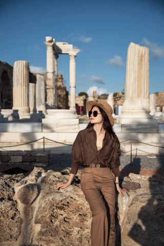 トルコ アンタルヤ｜千年のアーチの門のために地中海へ