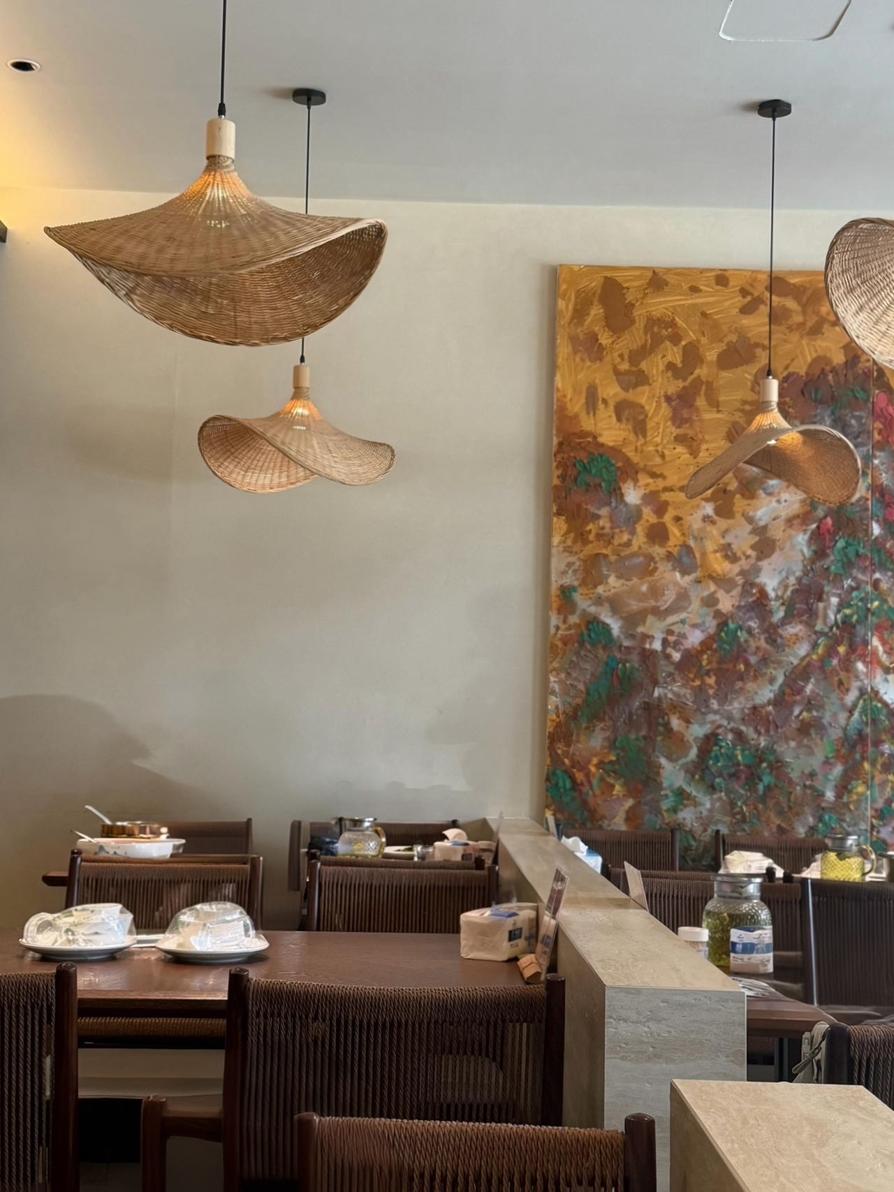 Wuzhen | Restoran masakan lokal Shanghai di pintu masuk Xizha, hidangan yang menghangatkan hati selama perjalanan ke kota air ini.