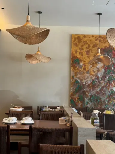 Wuzhen | Restoran masakan lokal Shanghai di pintu masuk Xizha, hidangan yang menghangatkan hati selama perjalanan ke kota air ini.