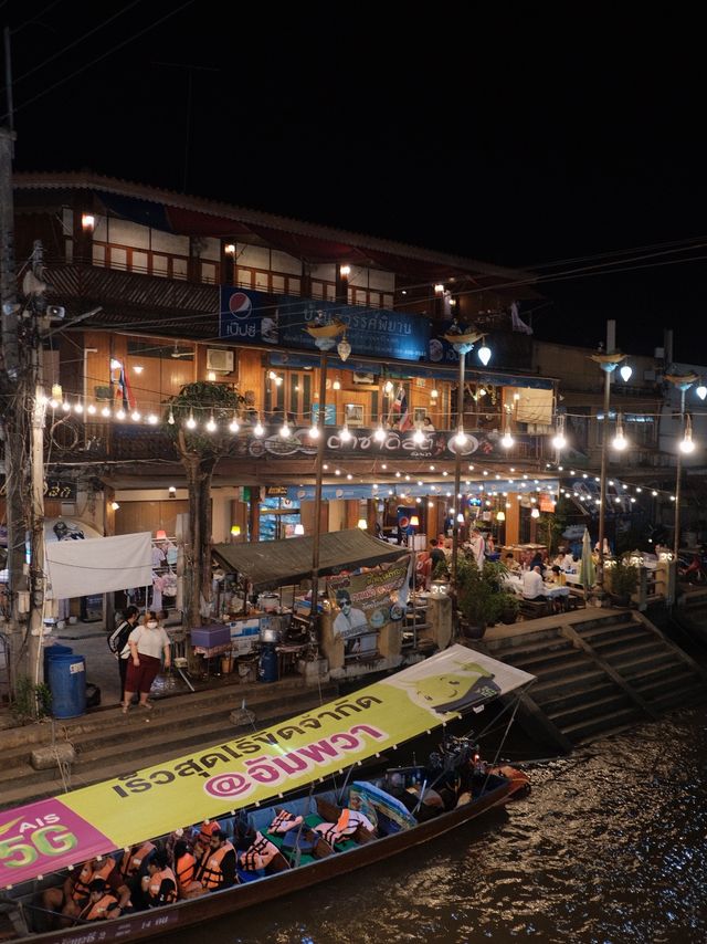 ตลาดน้ำอัมพวา เที่ยวใกล้กรุง บรรยากาศสุดโรแมนติก✨