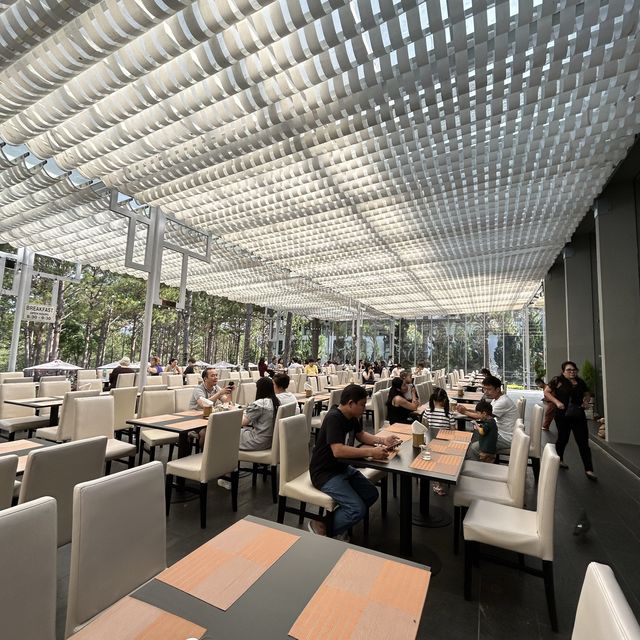 無人煙湖畔villa