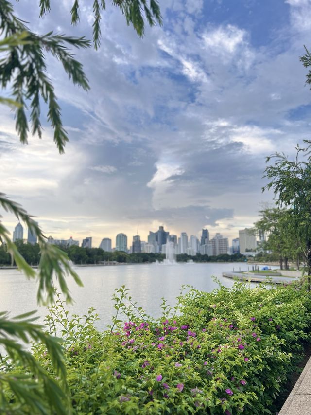 เบญจกิตติ สวนสาธารณะใหญ่ใจกลางกรุง