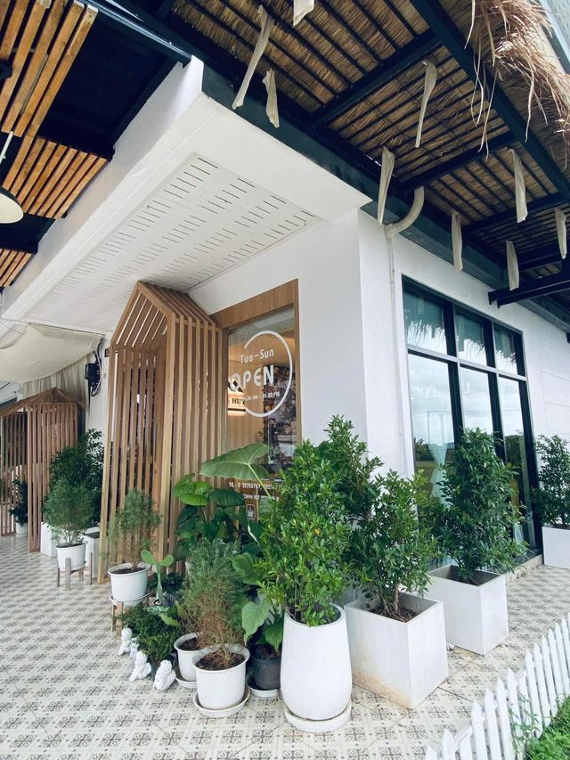 Coffee Hut 