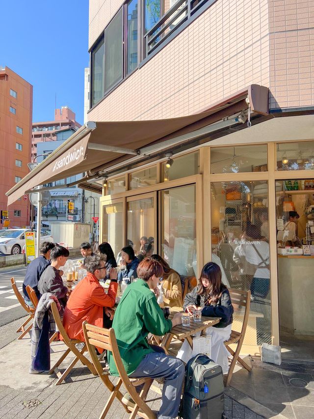 도쿄 신주쿠교엔 앞에 위치한 핫플🥪